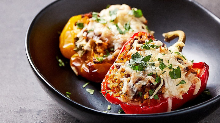 Stuffed peppers with beef mince and bulgur wheat