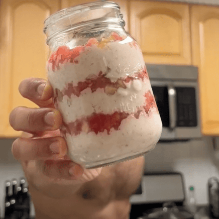 strawberry banana overnight oats