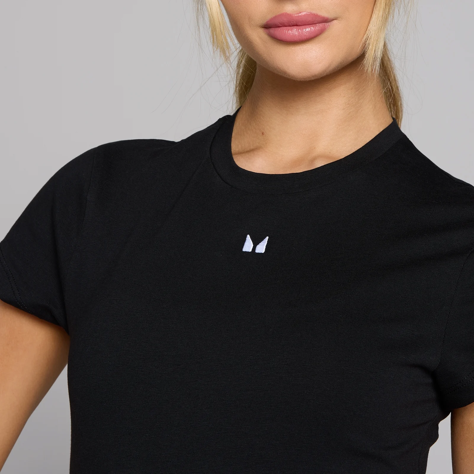 Utopia Sport Clan Fraser Lallybroch Scotland Ladies T-Shirt - Outlander Fan Shirt, 100% Cotton, Black